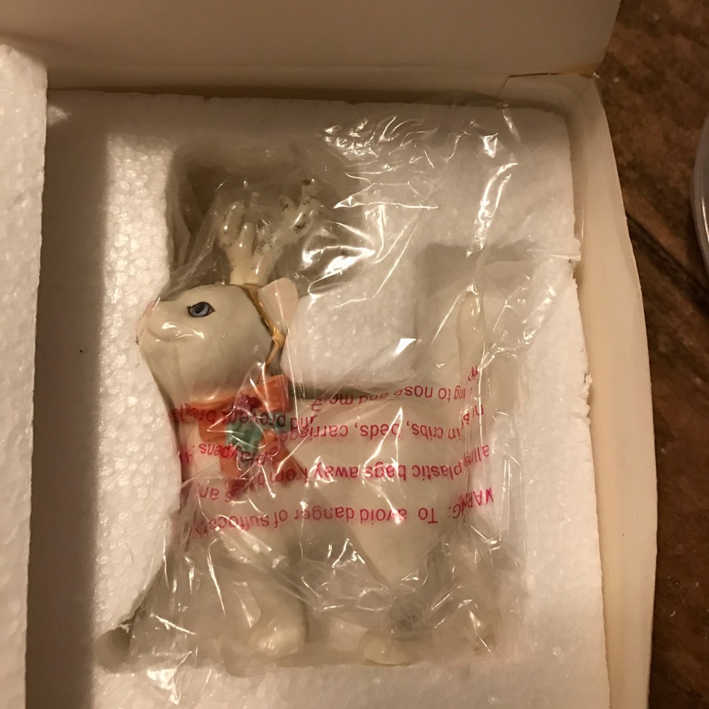 Lenox reindeer kitty figurine
